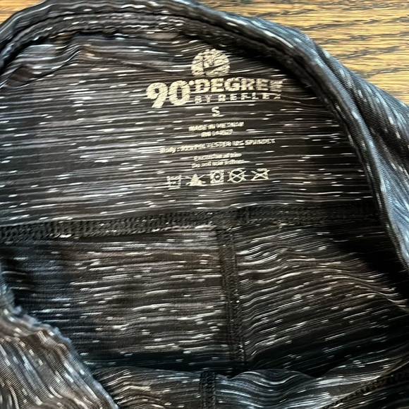 90 Degree Leggings and Capris, Size Small - Picture 4 of 4